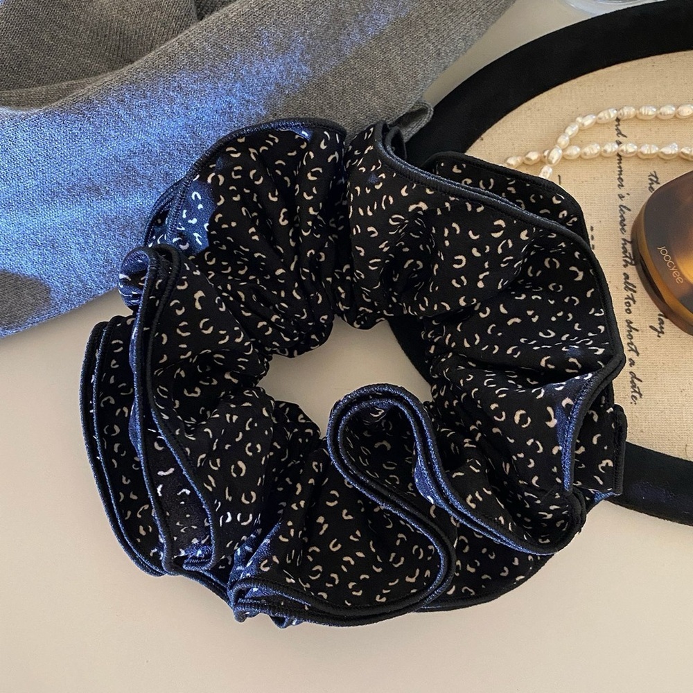 NWOT Elegant Black Patterned Scrunchie
